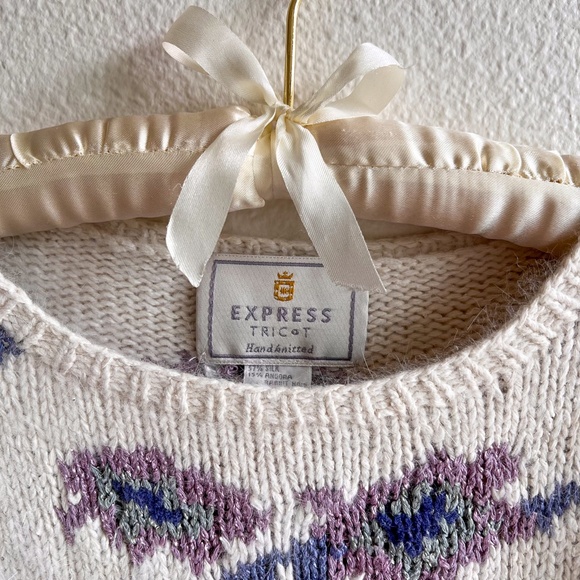 Vintage 1980s White Silk Sweater With Purple Florals (L/XL) - Picture 7 of 12